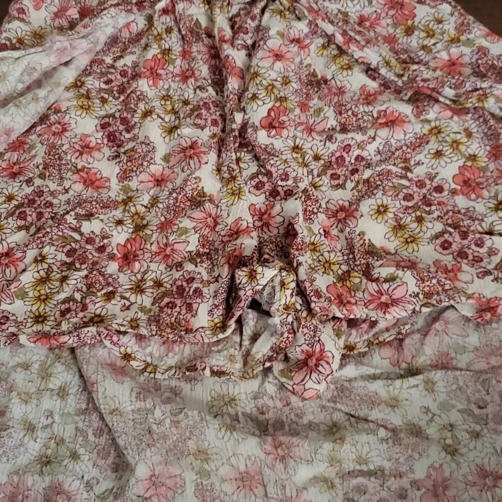 Merchandise - Picture 3 of 3